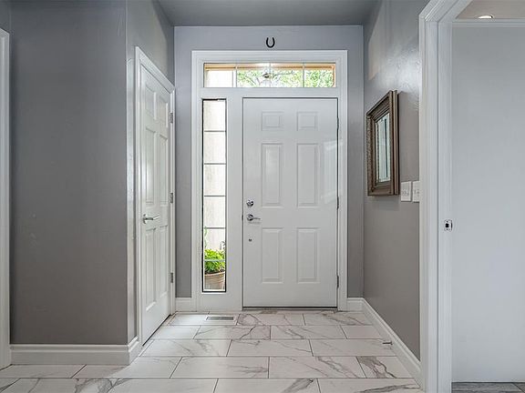 3rd image of 701 Inverary Dr
