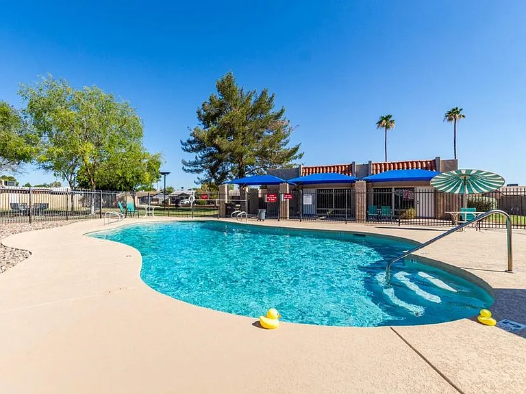 5314 S Palm Dr — Photo 2