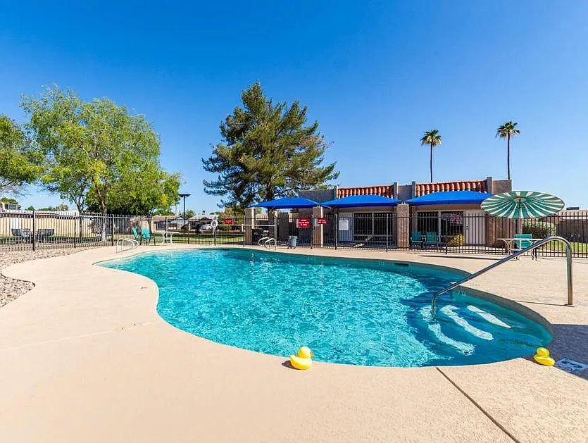 Building Photo - 5314 S Palm Dr