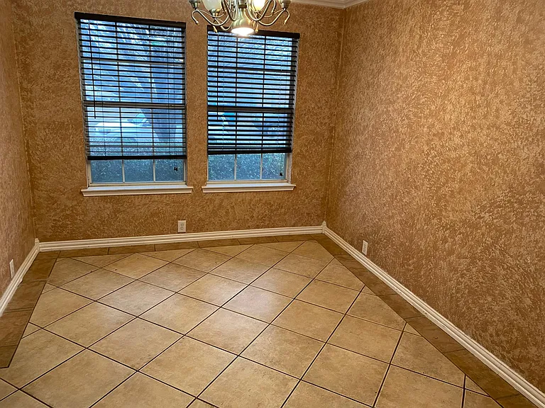8905 King Ranch Dr — Photo 14