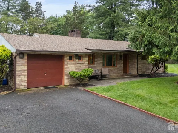 626 S Randolphville Rd, Piscataway, NJ 08854