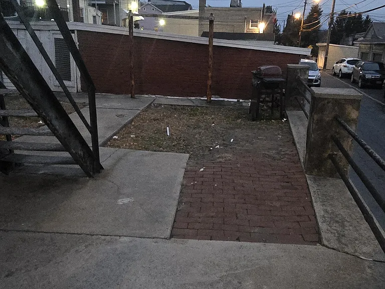 22 Chestnut St #1 — Photo 3