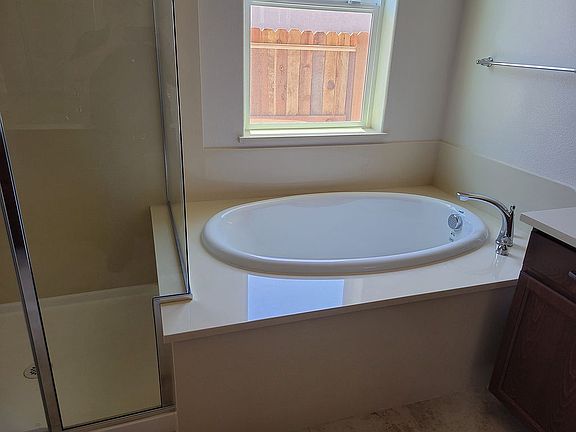 5th image of 1029 Santa Barbara Way