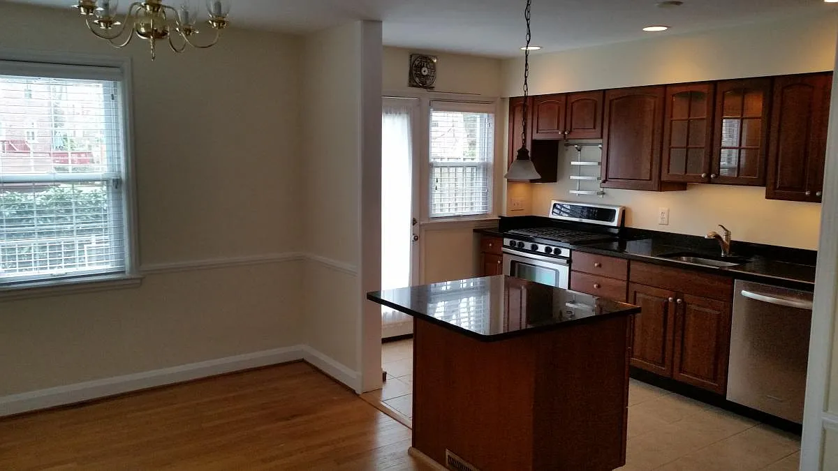 159 Dumbarton Road — Photo 4