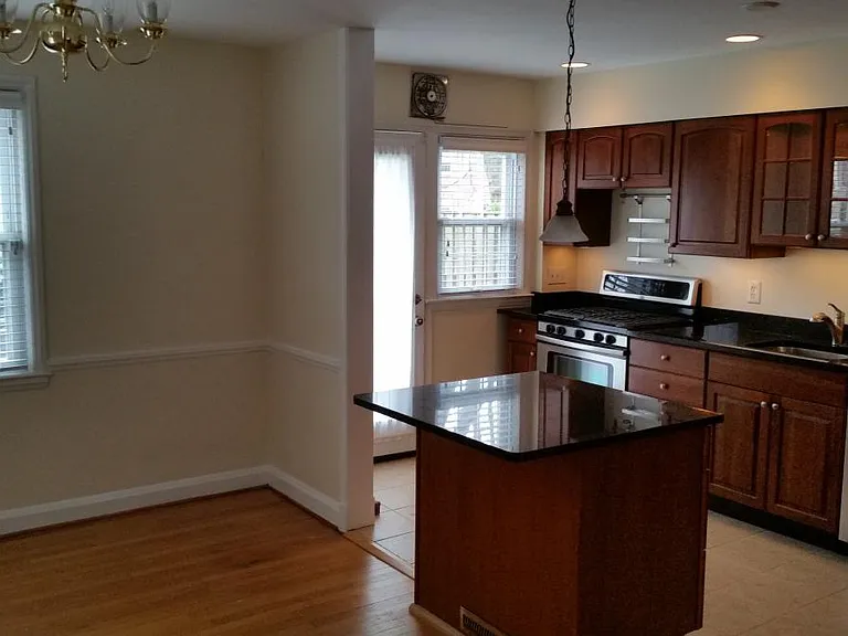 159 Dumbarton Rd — Photo 4