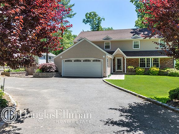 2nd image of 34 Oak Ln