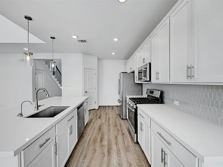 6411 Velvet Leaf Ln — Photo 11