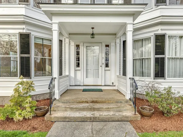 5 Fairbank St, Harvard, MA 01451