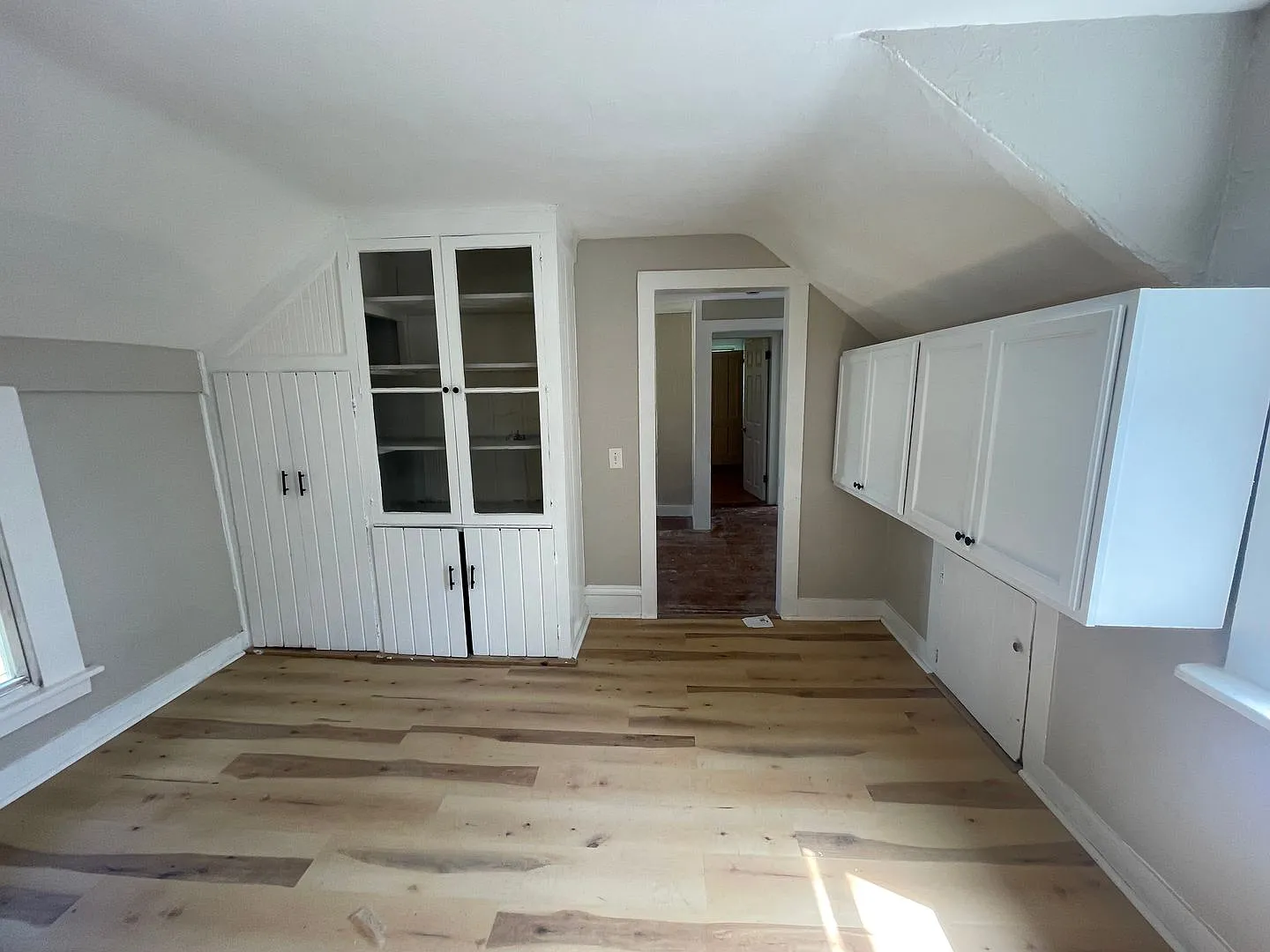 147 Dewey Ave — Photo 4