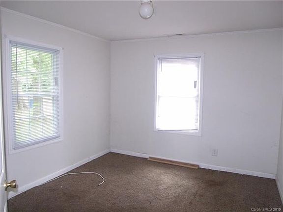4th image of 754 Jefferson Ave