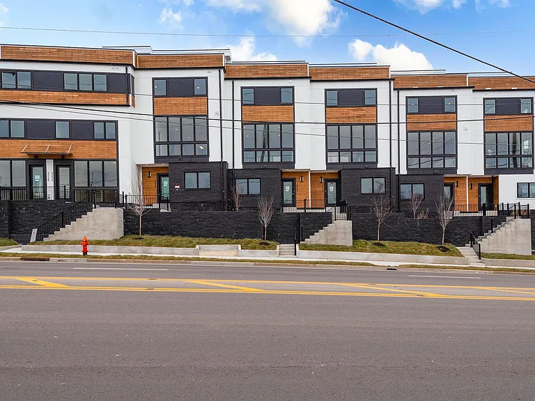 3216 Charlotte Ave — Photo 6