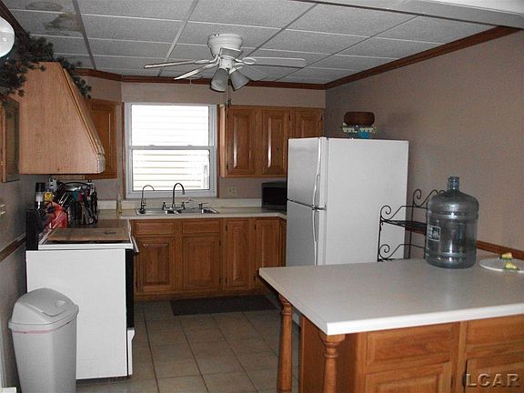 3rd image of 7402 Hollyhock Ln