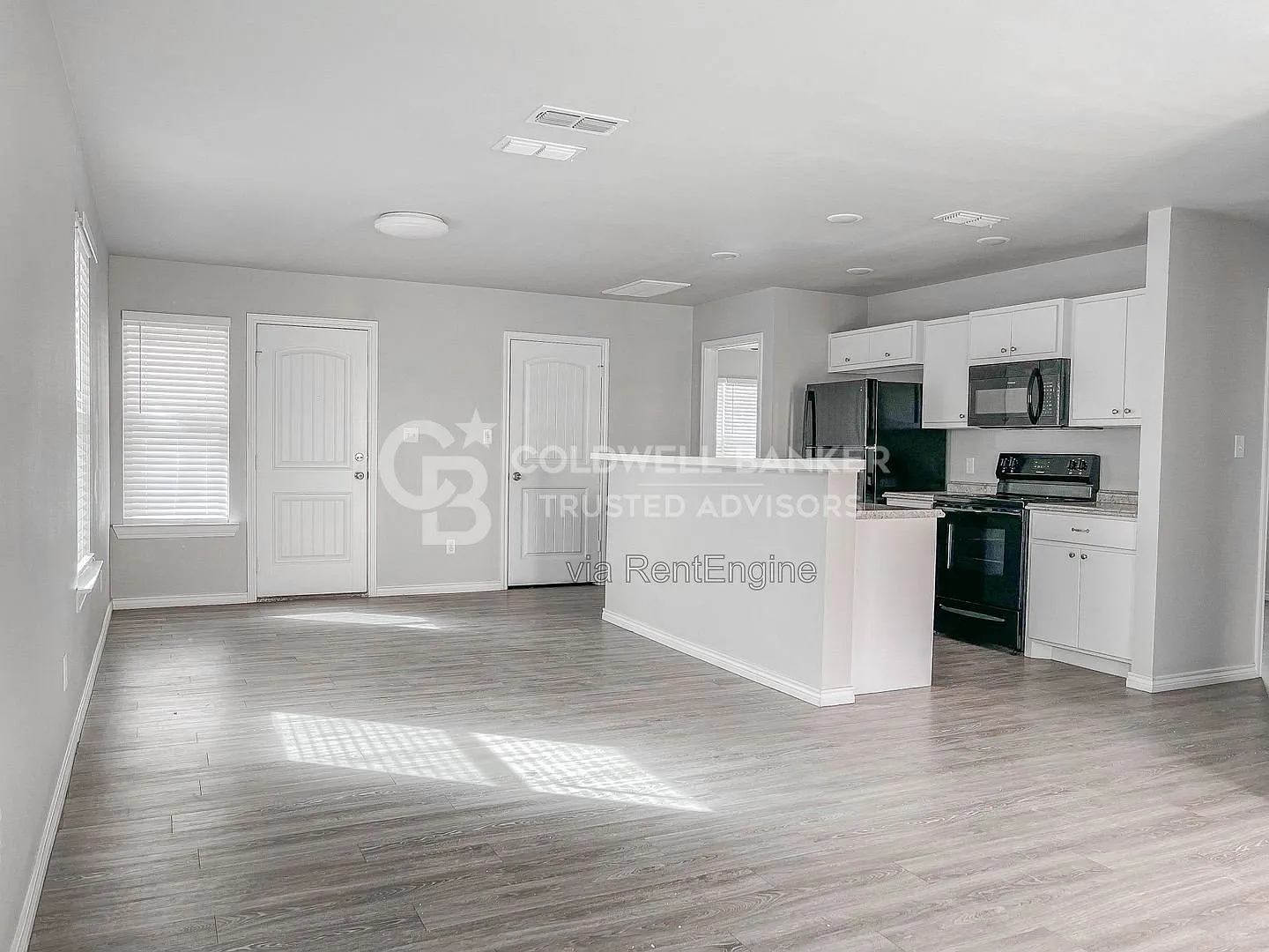 3 bed, 2.0 bath, 1228 sqft, $1,075 — Photo 3