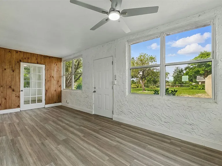 8812 Oakwood Dr — Photo 20