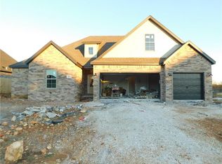 737 Via Perona Rd, Springdale, AR 72762