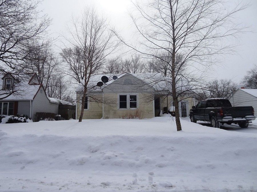 1st image of 943 Grand Ave
