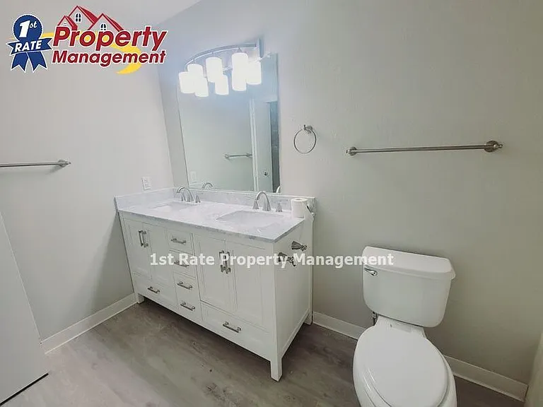 4920 W Blodgett Ln #201 — Photo 12