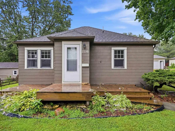 2216 Franklin St, Cedar Falls, IA 50613