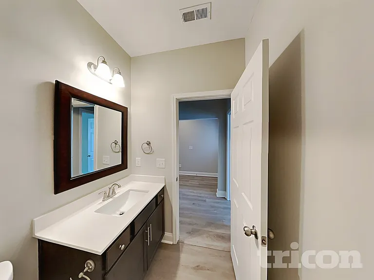 1139 Westgate Dr — Photo 14