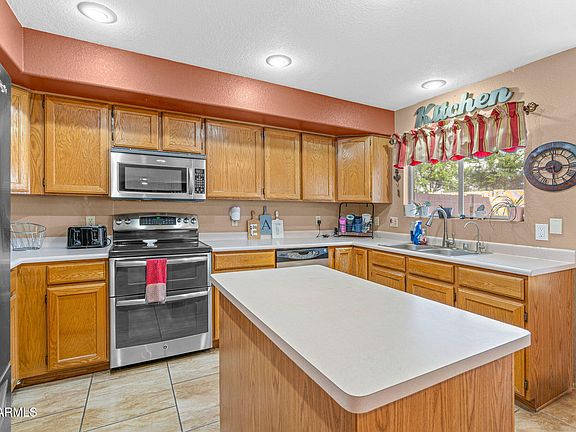 3rd image of 7617 W CALAVAR Road