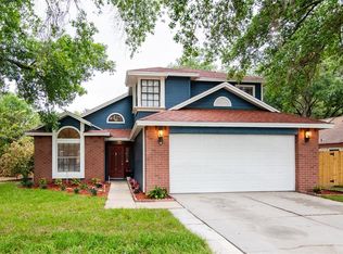 1521 Weaver Dr, Lutz, FL 33559