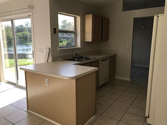 4th image of 12568 Willoughby Ln