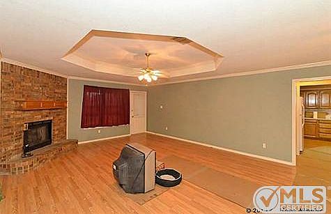 4th image of 1074 Springwood Dr