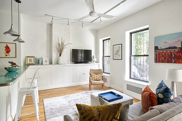 Sold by Compass | media 18