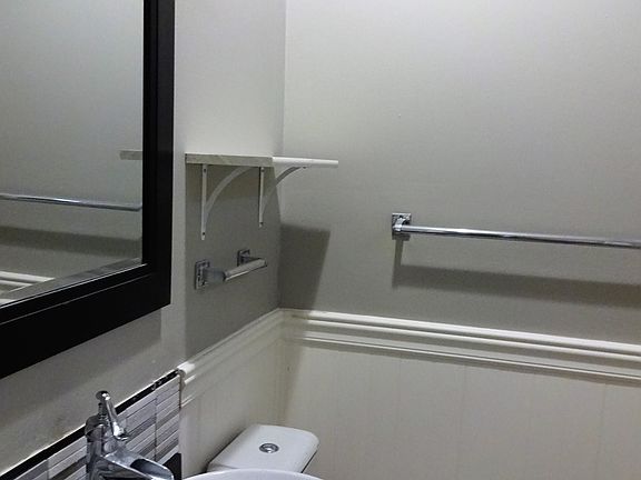 Main Flr Powder room
