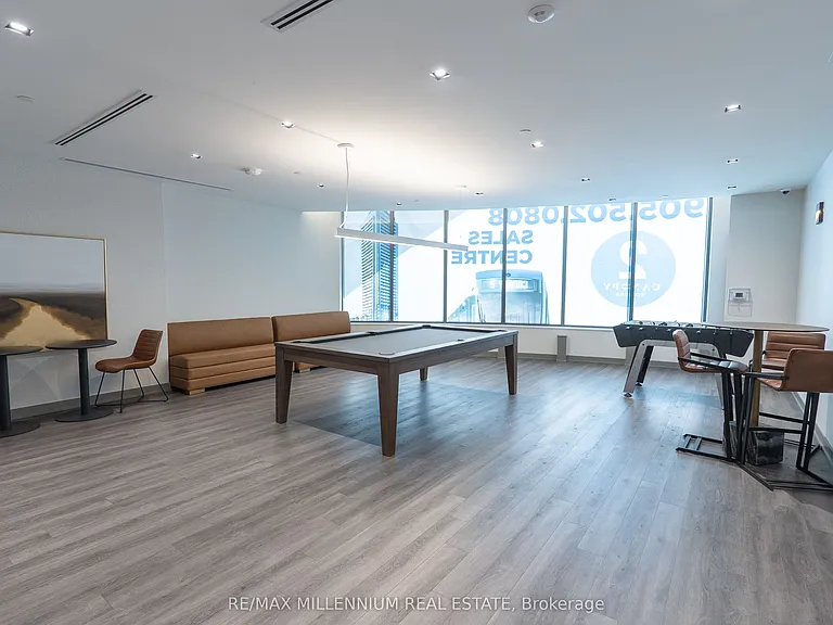 5105 Hurontario St #Penthouse 2 — Photo 27