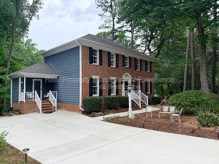 1208 Nottingham Dr — Photo 45