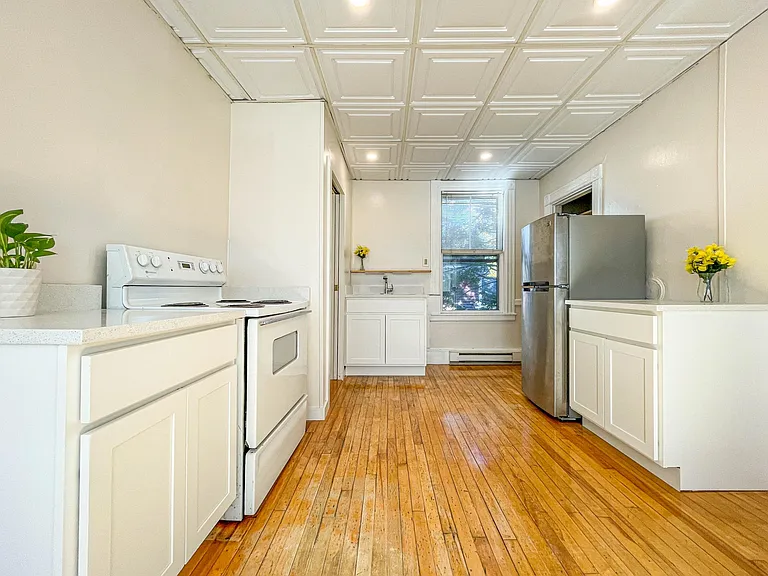 329 Preble St #2 — Photo 9