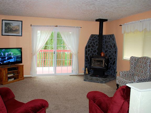 4th image of 133 Lark Dr