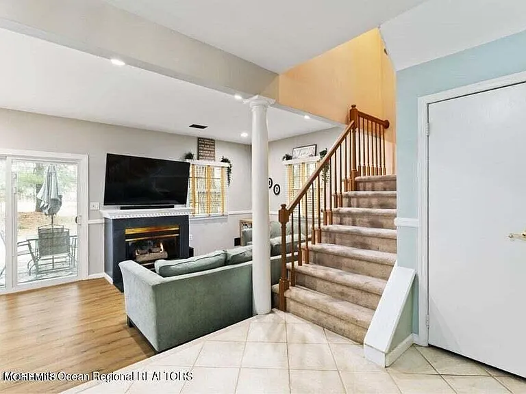15 Weller Pl — Photo 10