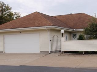 126 Michael Ln, Cuyahoga Falls, OH