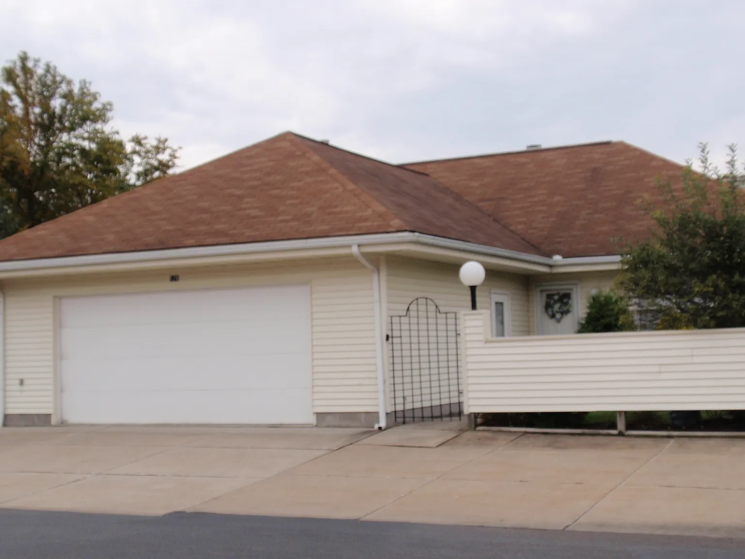 126 Michael Ln photo 1