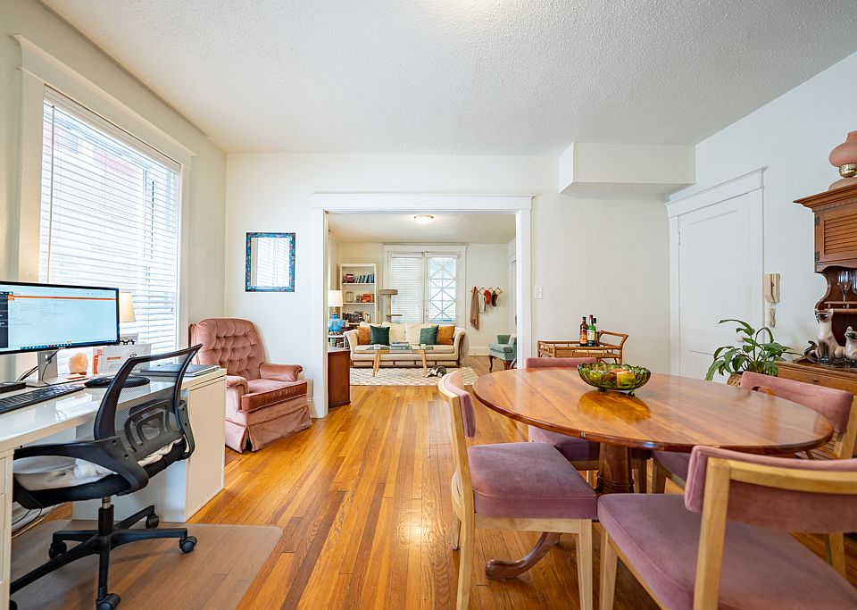 1st image of 3509 Wyandotte St APT 3N