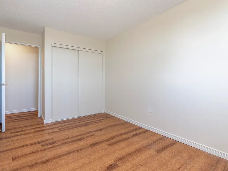 511 7th Ave — Photo 22