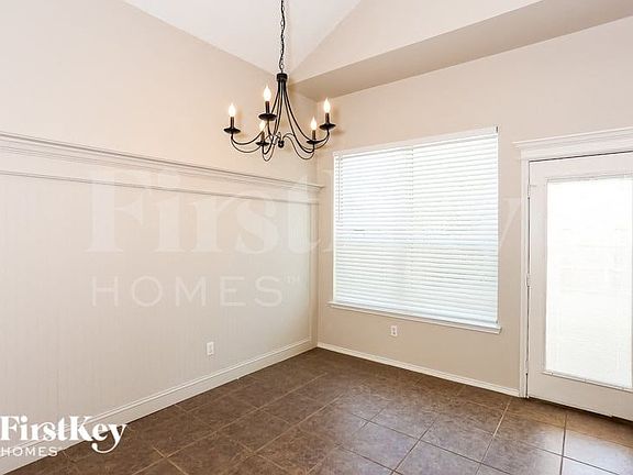 5th image of 4724 Topaz Ln