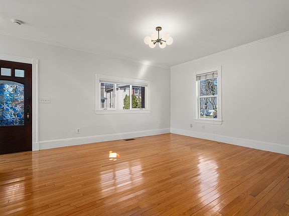 4th image of 7 Grant Ave