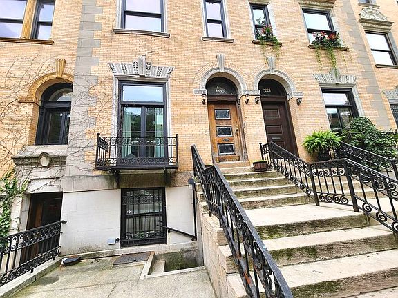 3rd image of 222 W 139th St APT 1