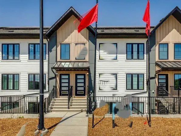 40 N Livingston Parade NE #207, Calgary, AB T4B 3P6