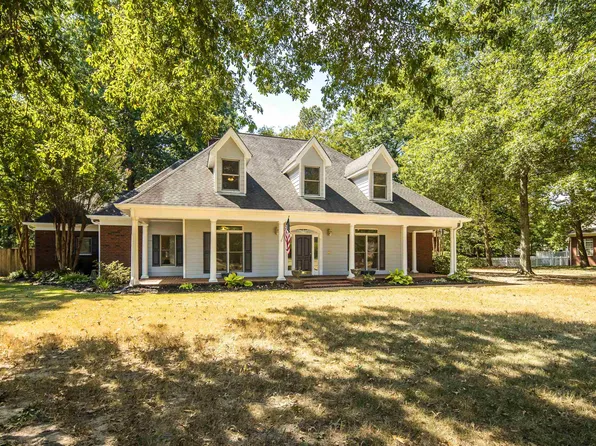 9825 Woodland Run Ln, Cordova, TN 38018