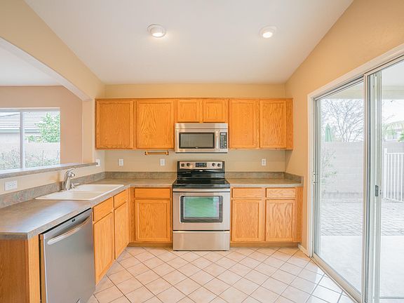 5th image of 15441 W Mercer Ln