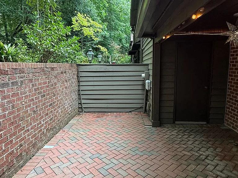 7434 Newmans Ln — Photo 14