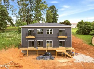 109 Breezeway Ln, Caryville, TN 37714
