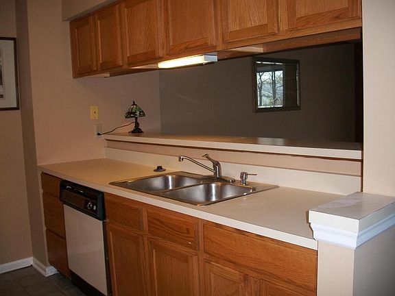 4th image of 7593 Bay Hill Dr