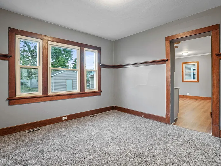 112 Linden Ave — Photo 32
