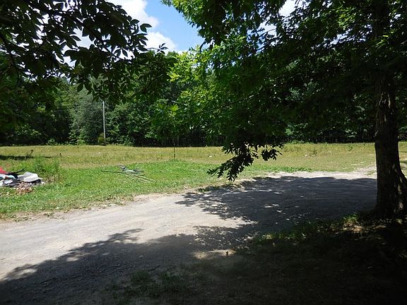 4th image of 585 Stacy Cemetery Ln