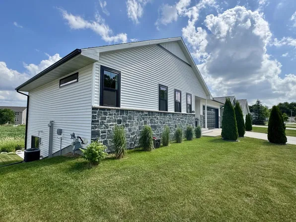 727 Drumlin DRIVE, Kewaskum, WI 53040